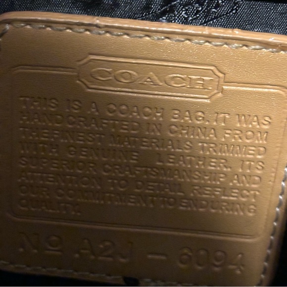 Coach Signature Logo Canvas Purse - Picture 16 of 16